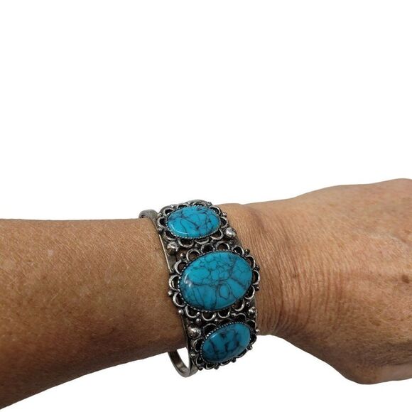 Vintage 90's Silver Tone Faux Turquoise Filigree Cuff Bracelet Southwestern Boho - Picture 2 of 8